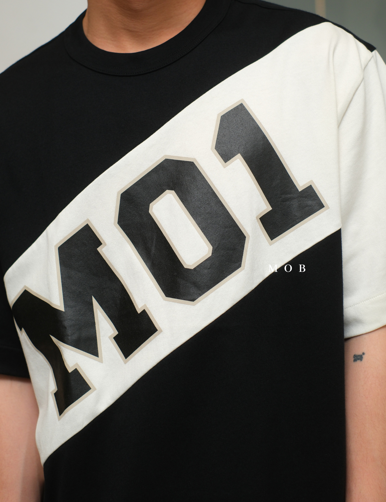 MODSST01010 Relaxed Colorblock MO1 SS Tee Black