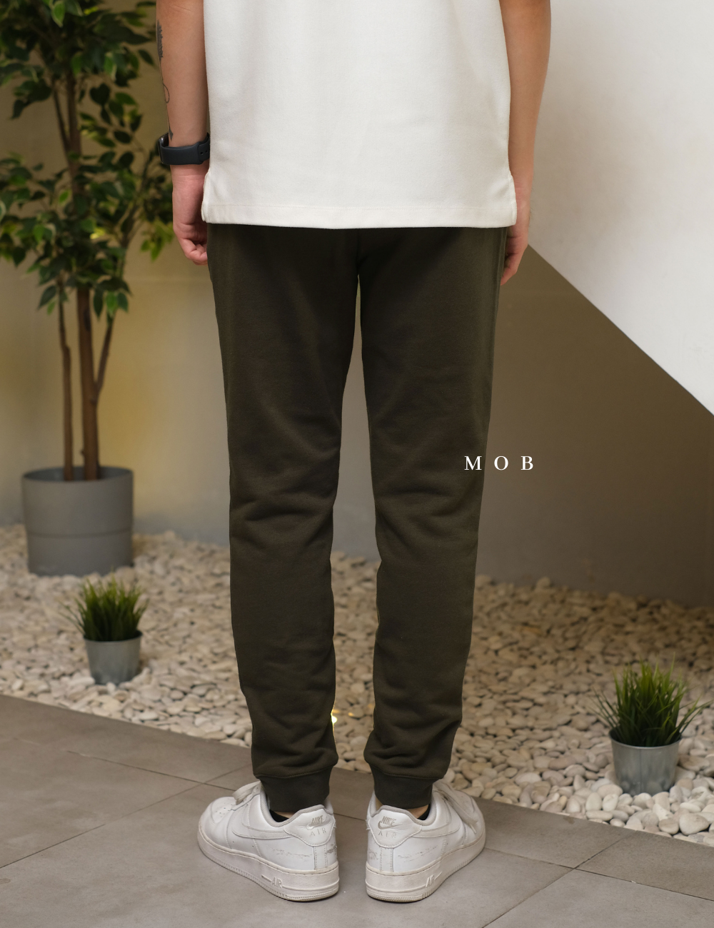 GUJP02001E Jogger Pants Dark Olive