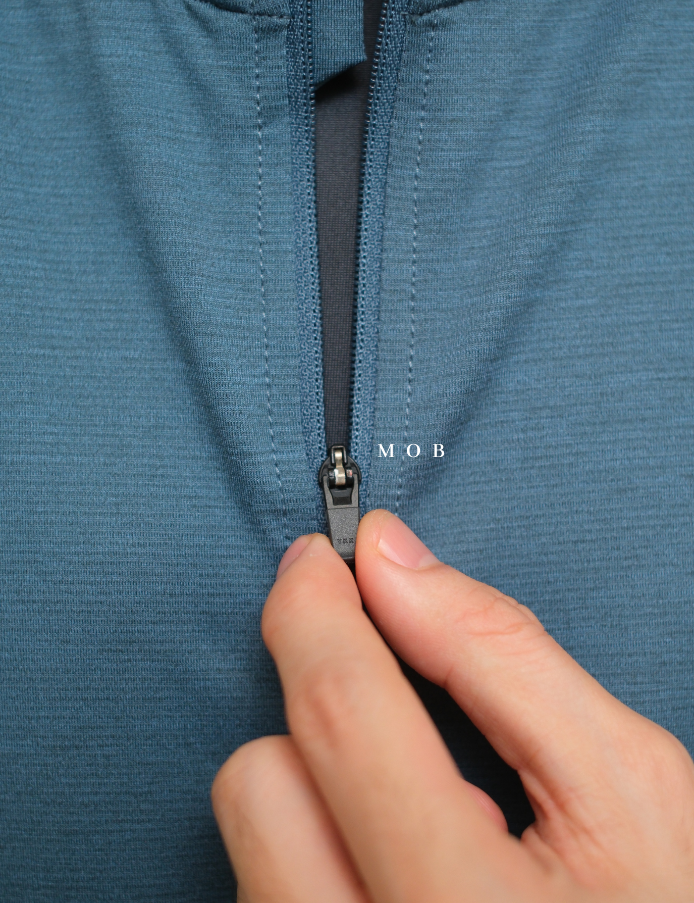 OAKVST01004 Gravity Range Vest Blue Grey 