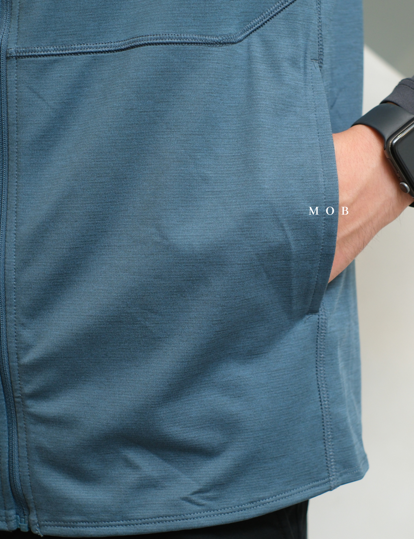 OAKVST01004 Gravity Range Vest Blue Grey 