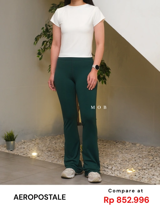 Image of ARPT1401A Buttery Soft High Rise Cinch Flare Leggings Emerald Green