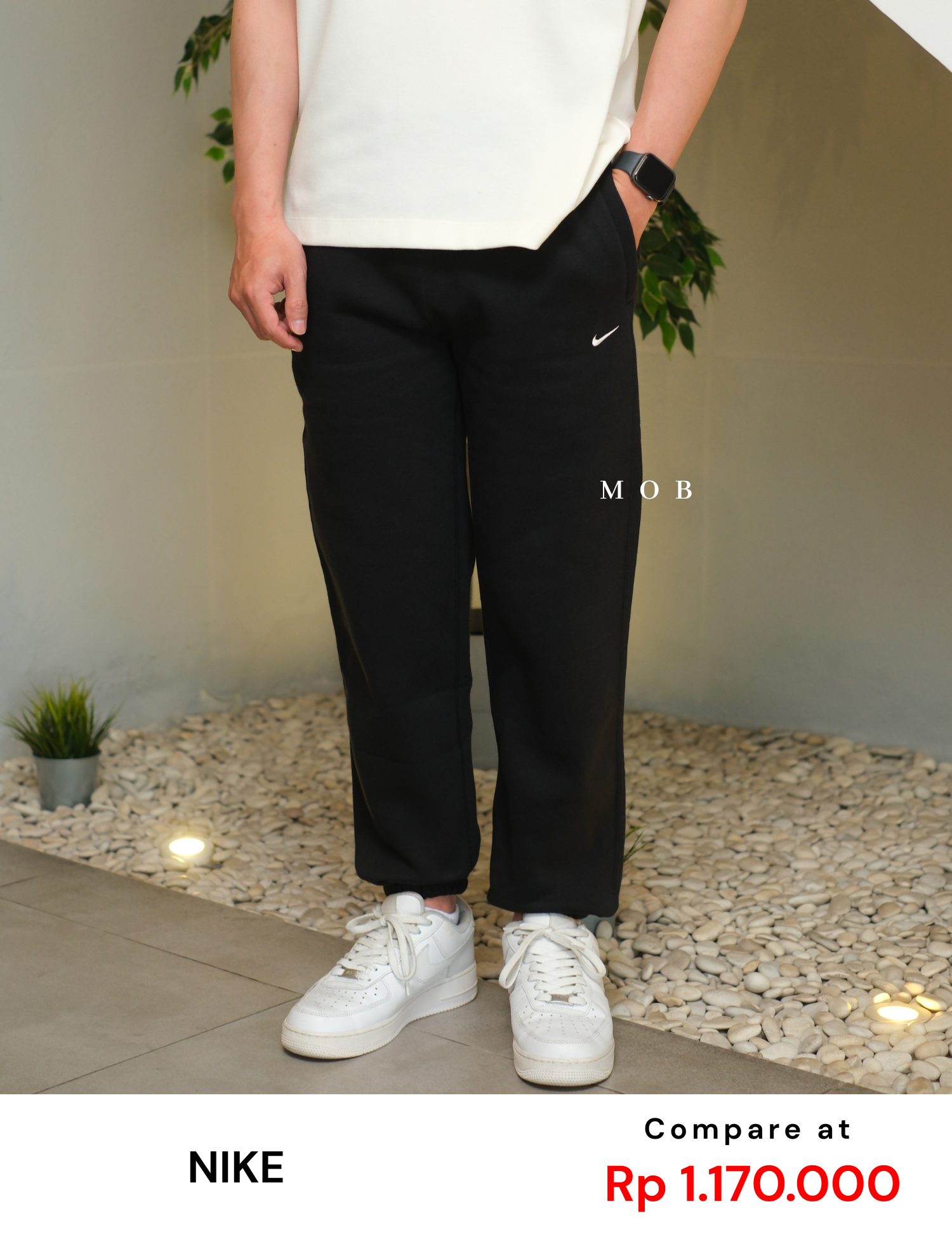NKPT01001 Lab's Solo Swoosh Fleece Pants Black
