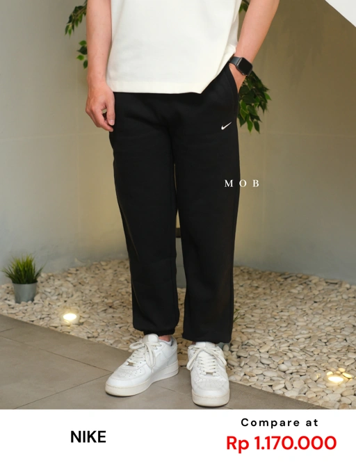 Image of NKPT01001 Lab's Solo Swoosh Fleece Pants Black