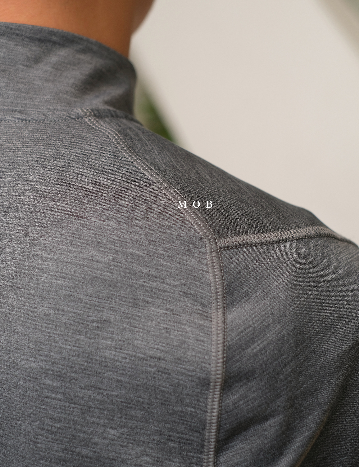 OAKJ04002 Oakley Gravity Range 1/4 Zipper Grey