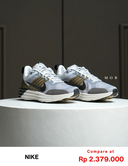 Image of NKSSH03008B Lunar Roam Shoes Platinum Wolf Grey