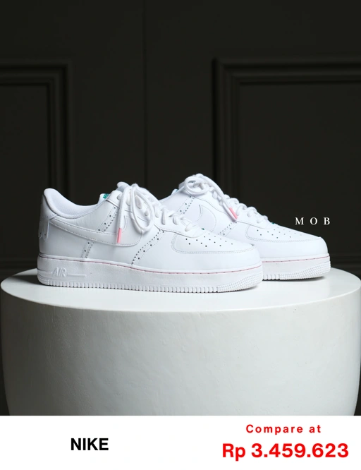 Image of NKSSH03028 Air Force 1'07 LV8 Shoes White Soft Pink (46 ONLY)