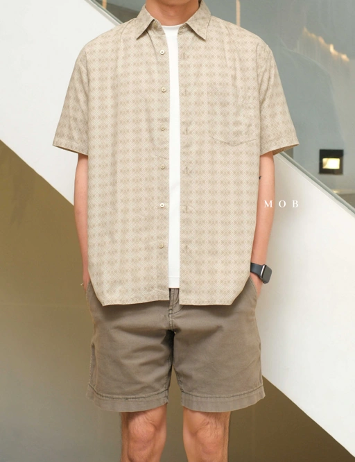 Image of UNQSSS05002 Batik SS Shirt Beige Pattern