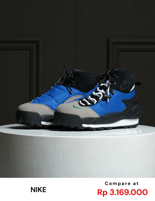 Image of NKSSH02001B Magmascape x Sacai Shoes Varsity Royal Black