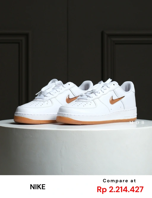 Image of NKSSH02003 Air Force 1 Low Retro Shoes White Gum Med Brown