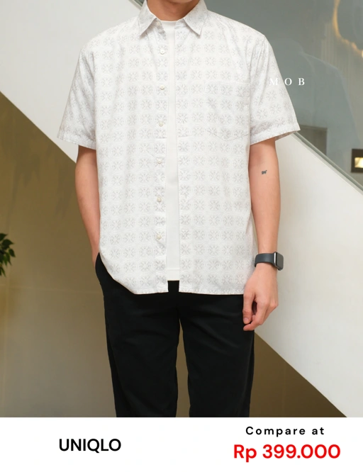 Image of UNQSSS05004 Batik SS Shirt White Graphic Flower