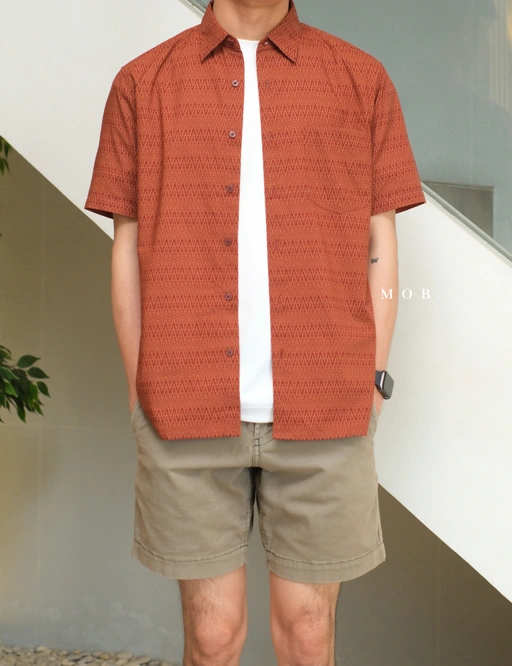 Image of UNQSSS05003 Batik SS Shirt Terracotta Chevron