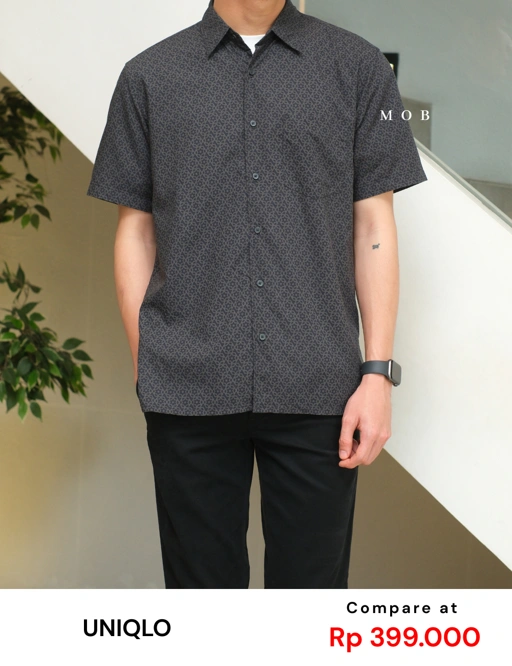 Image of UNQSSS05006 Batik SS Shirt Dark Grey Floral Pattern