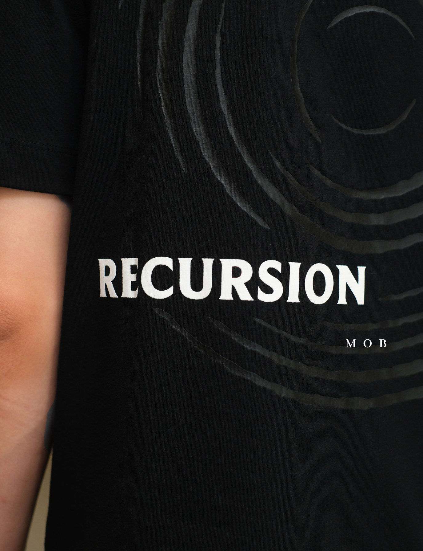 ARK01SST055 Recursion T-shirt Obsidian Black