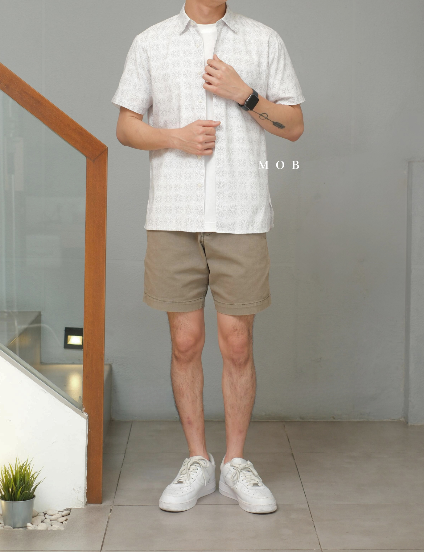UNQSSS05004 Batik SS Shirt White Graphic Flower