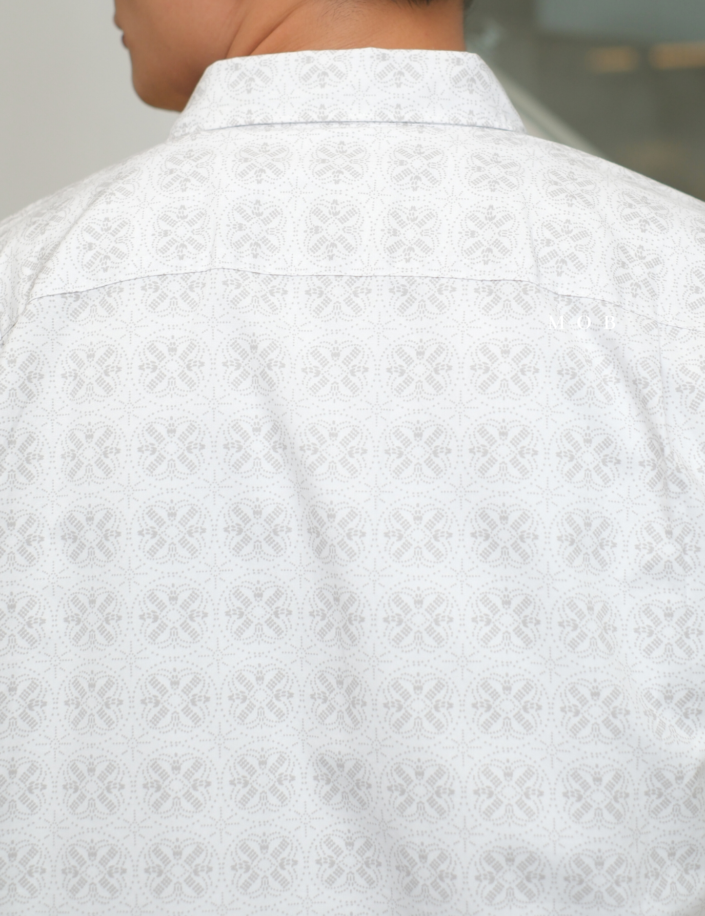 UNQSSS05004 Batik SS Shirt White Graphic Flower