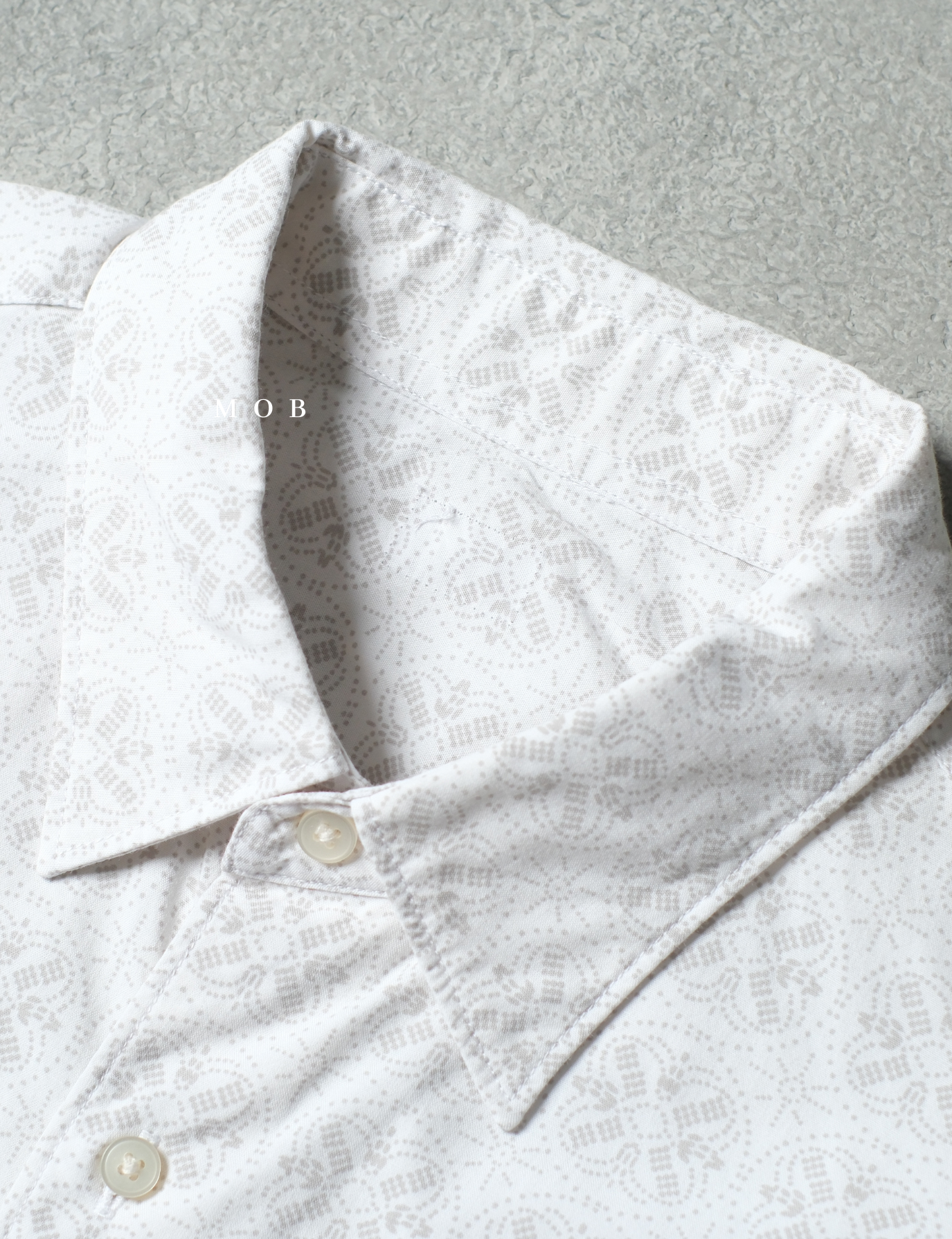 UNQSSS05004 Batik SS Shirt White Graphic Flower