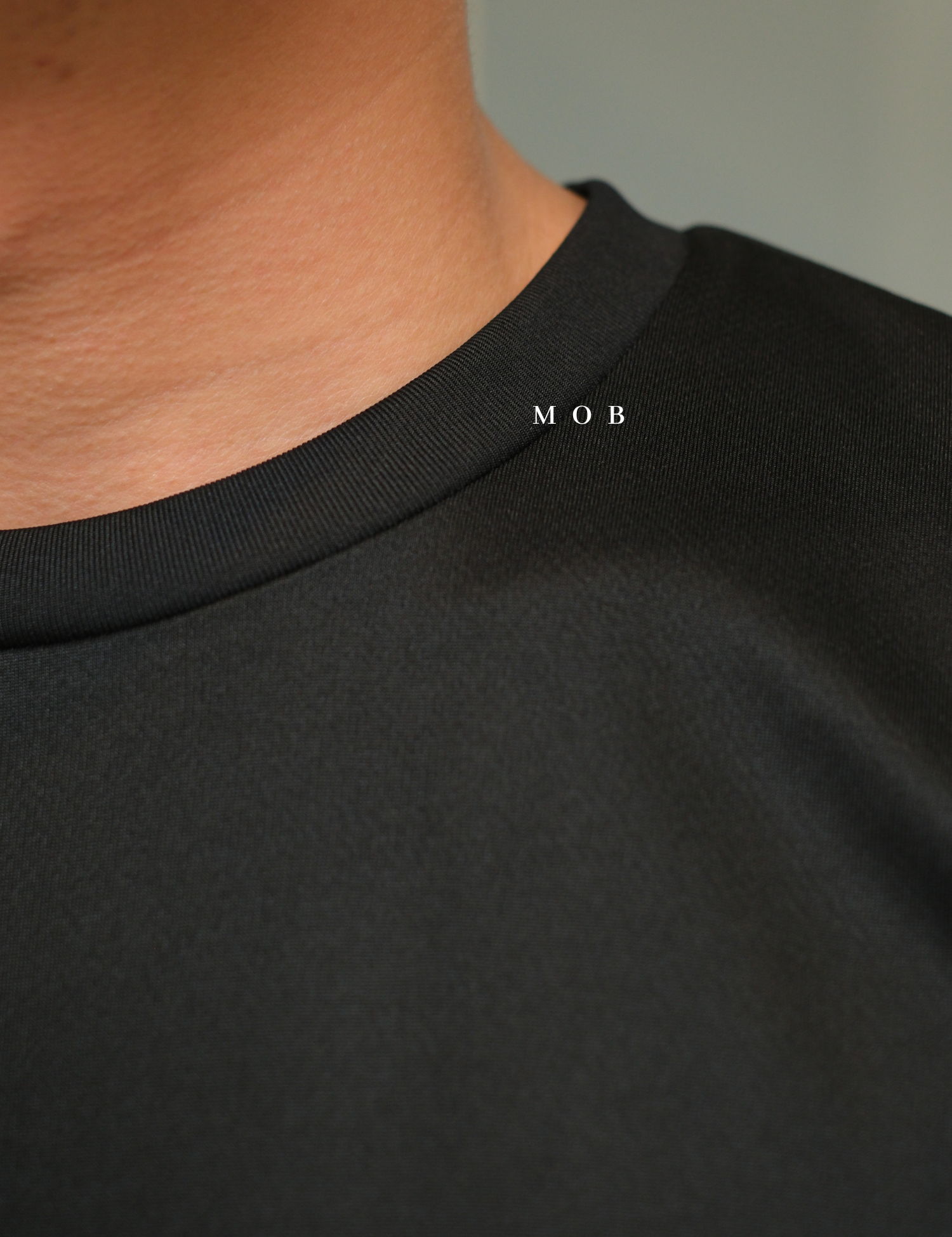 ASSST06003 Team One Point Hand Logo SS Tee Black