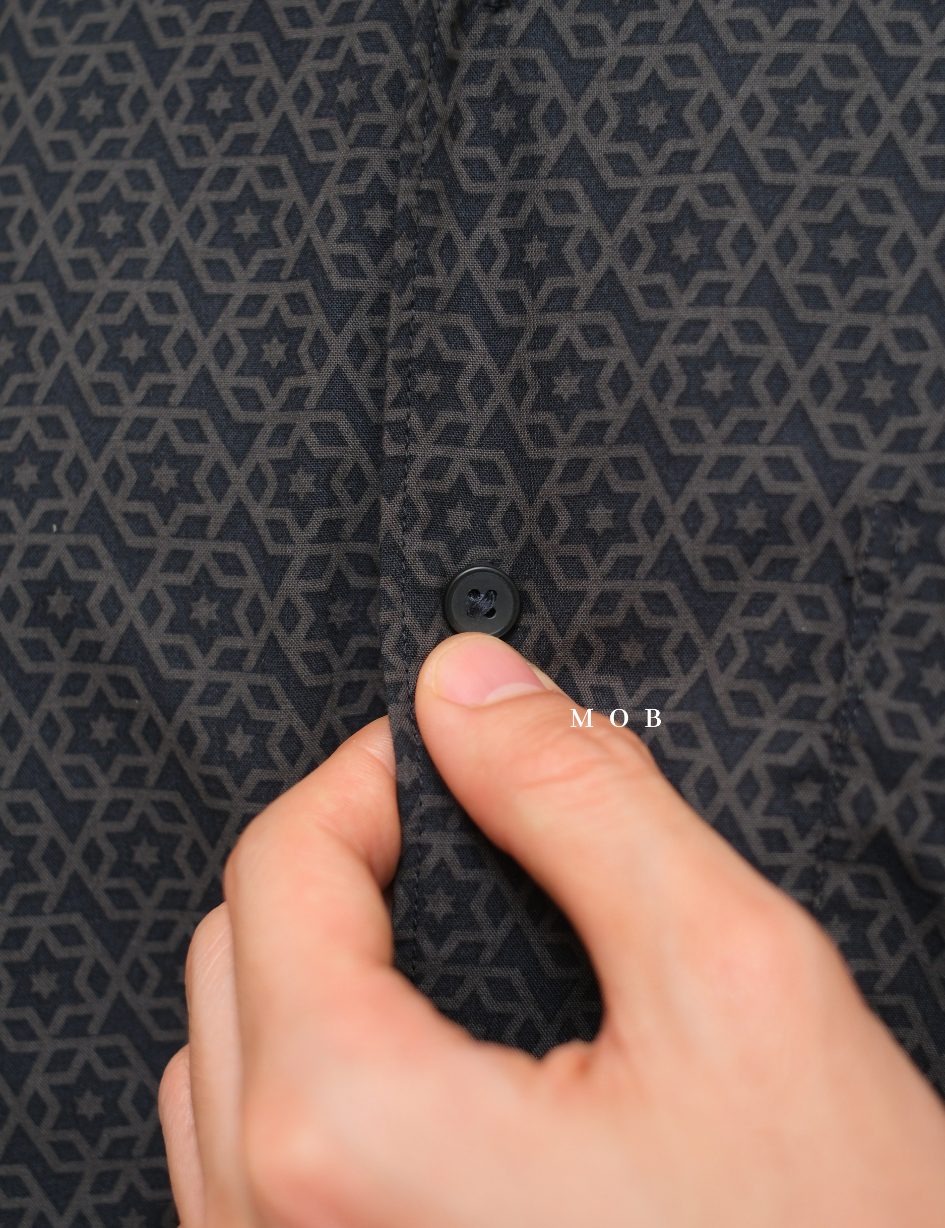 UNQSSS05006 Batik SS Shirt Dark Grey Floral Pattern
