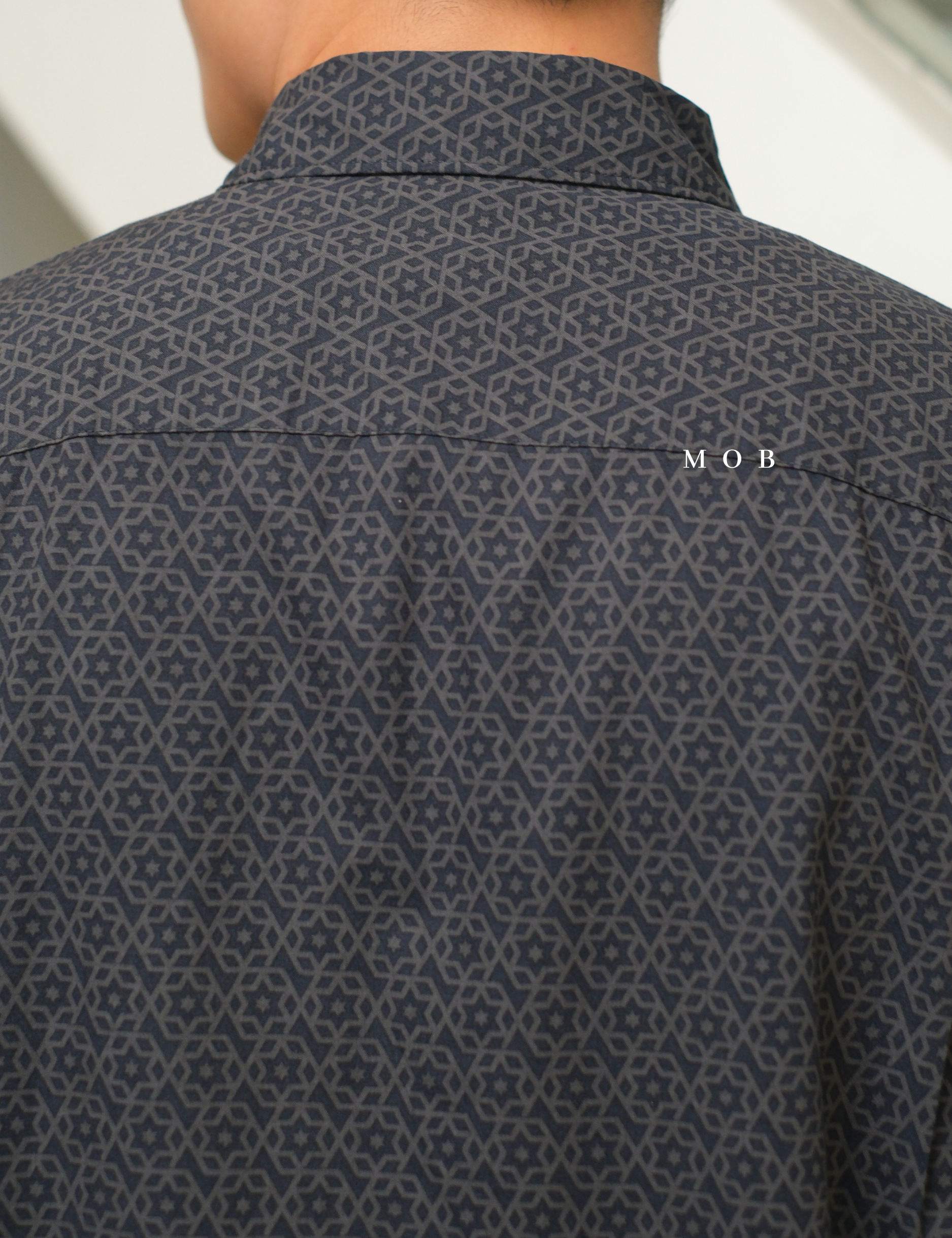 UNQSSS05006 Batik SS Shirt Dark Grey Floral Pattern