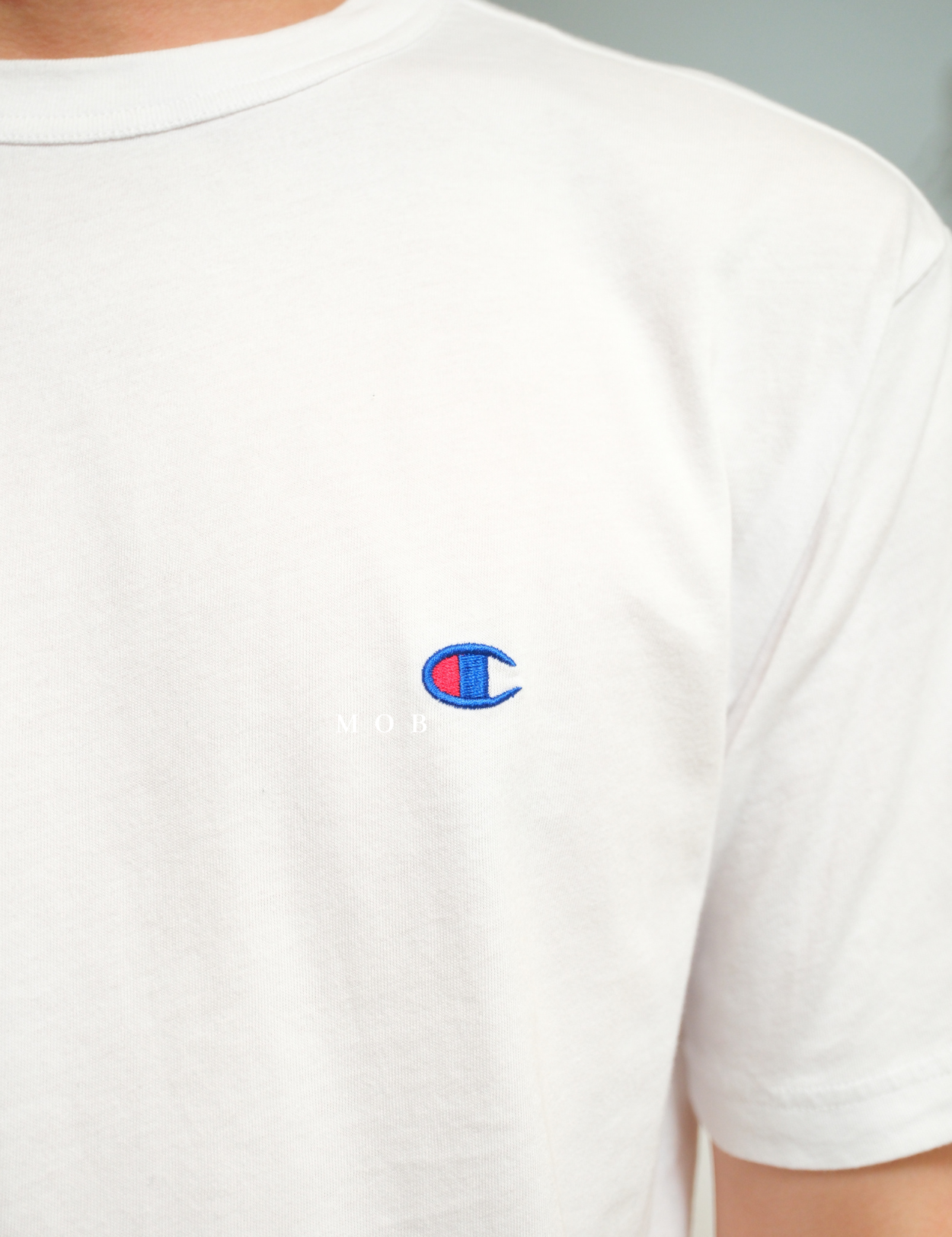 CHMPSST2404A C Small Logo Blue Red SS Tee White