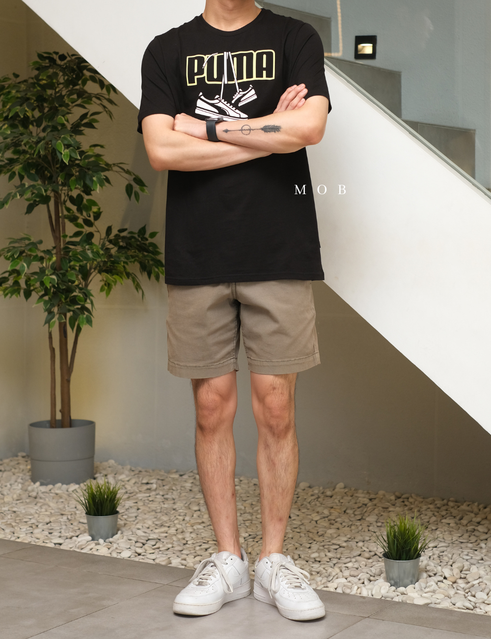 PMSST09015 Sneakers Hanging Series Logo SS Tee Black (S ONLY)