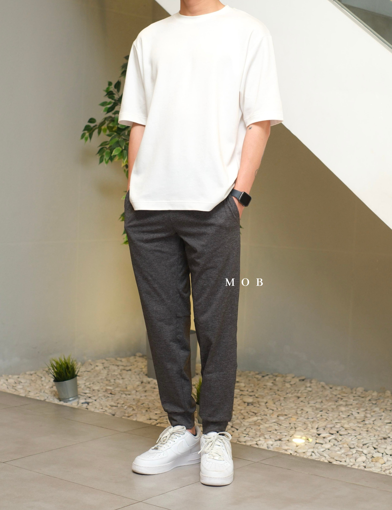 GUJP03002 Stretch Jogger Pants Dark Grey