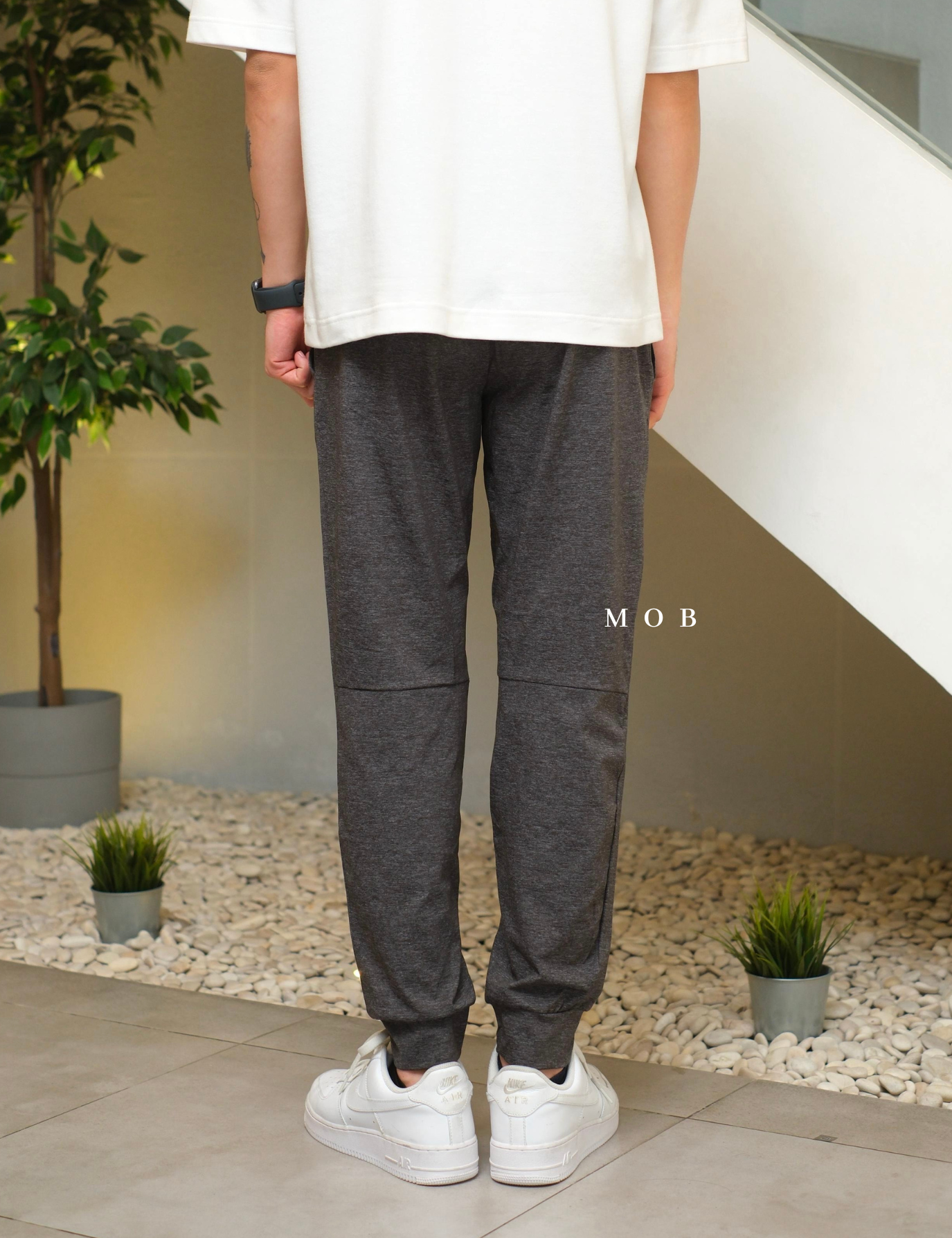 GUJP03002 Stretch Jogger Pants Dark Grey