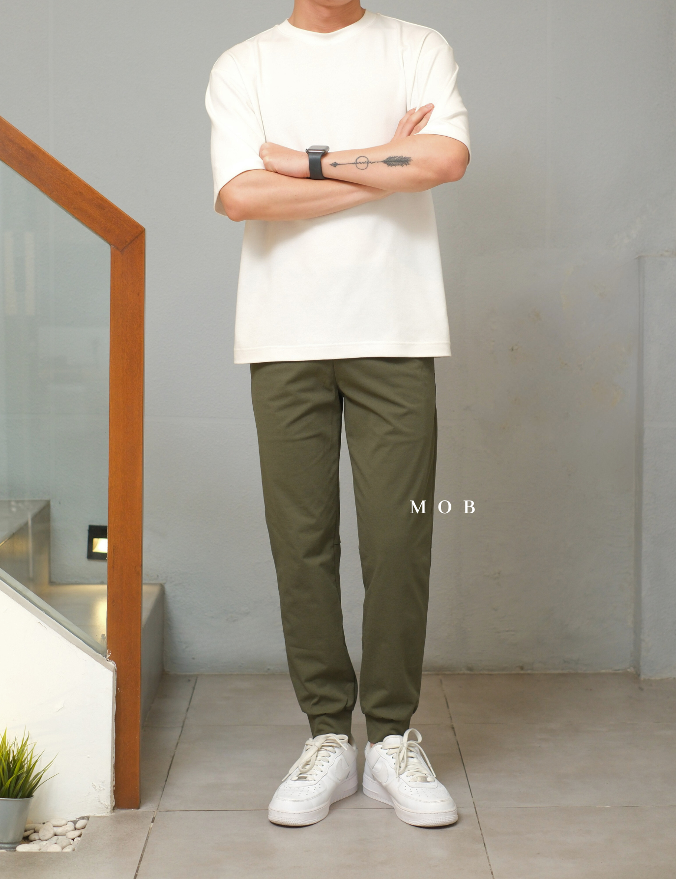 GUJP03004 Stretch Jogger Pants Olive