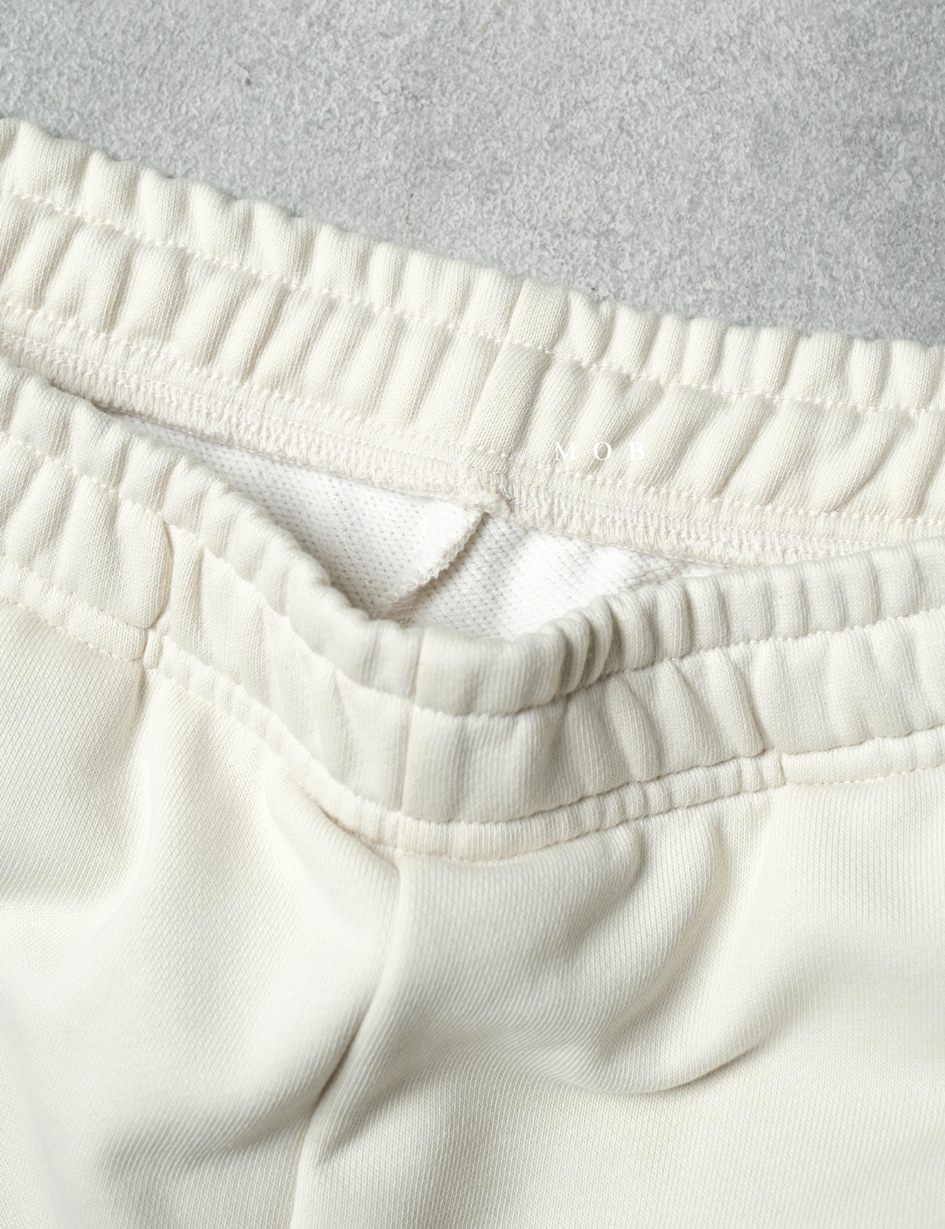 PTDSR01001E Basic Shorts White Ivory