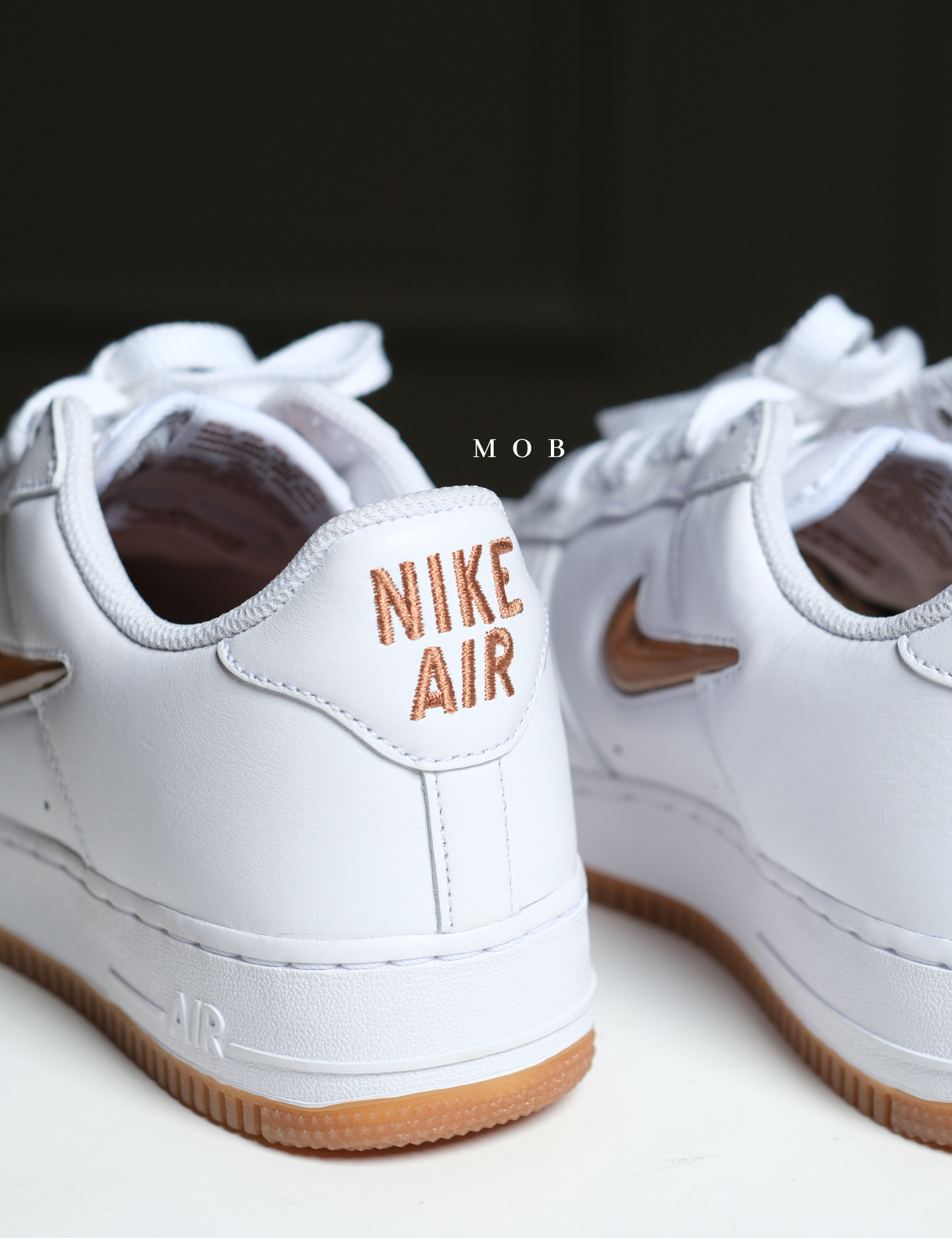 NKSSH02003 Air Force 1 Low Retro Shoes White Gum Med Brown