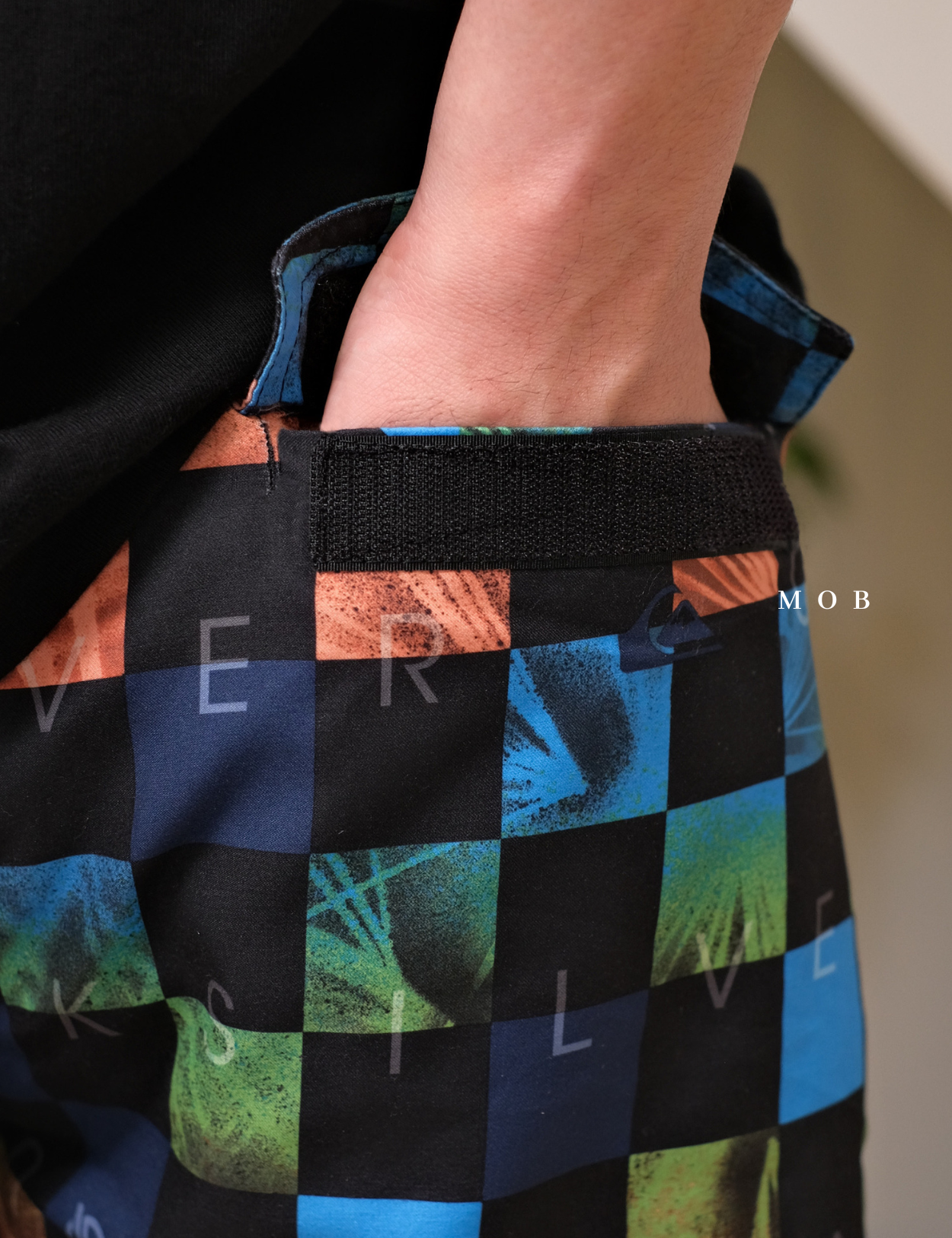 QSBS02001 Volley Shorts Black Orange Plaid