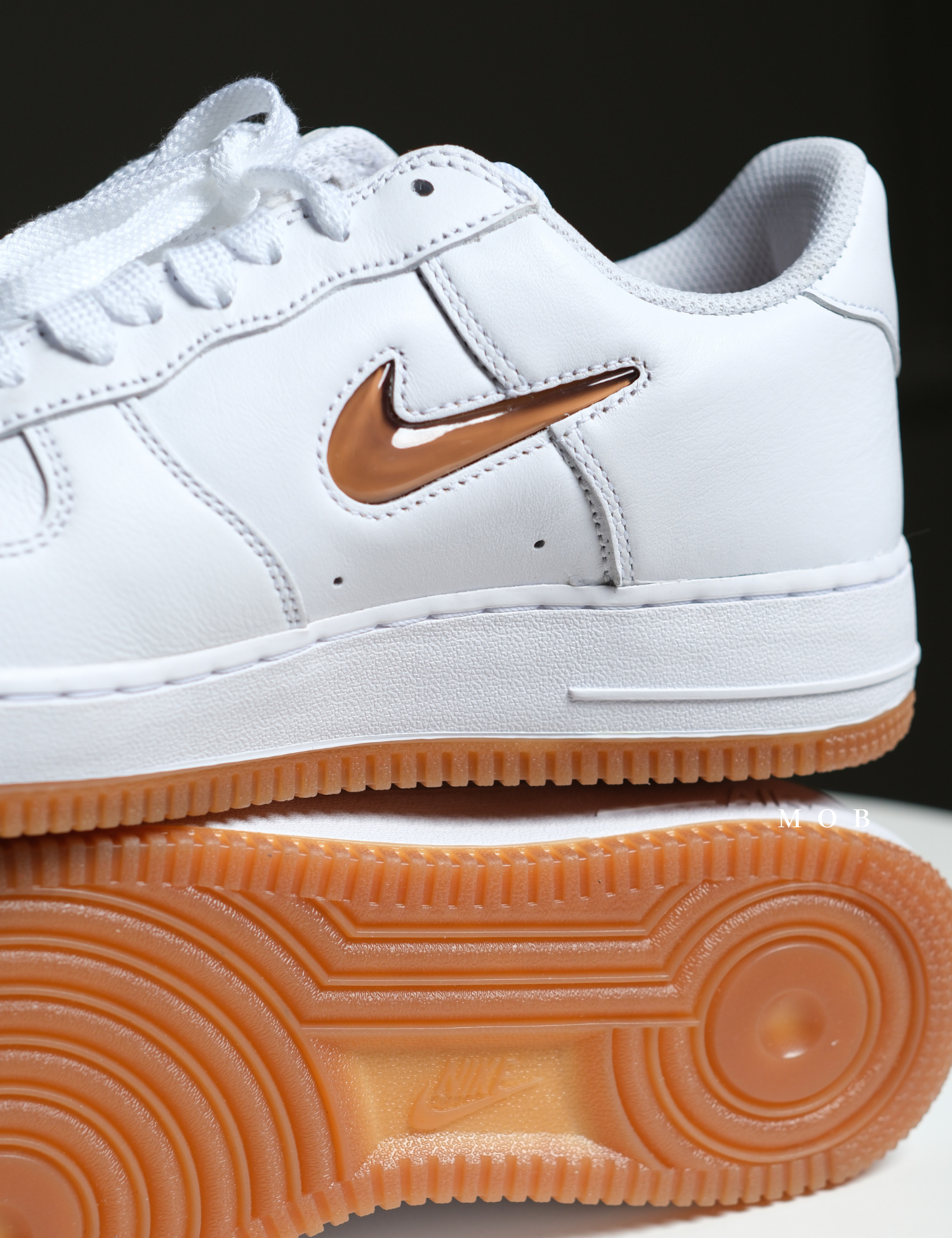NKSSH02003 Air Force 1 Low Retro Shoes White Gum Med Brown
