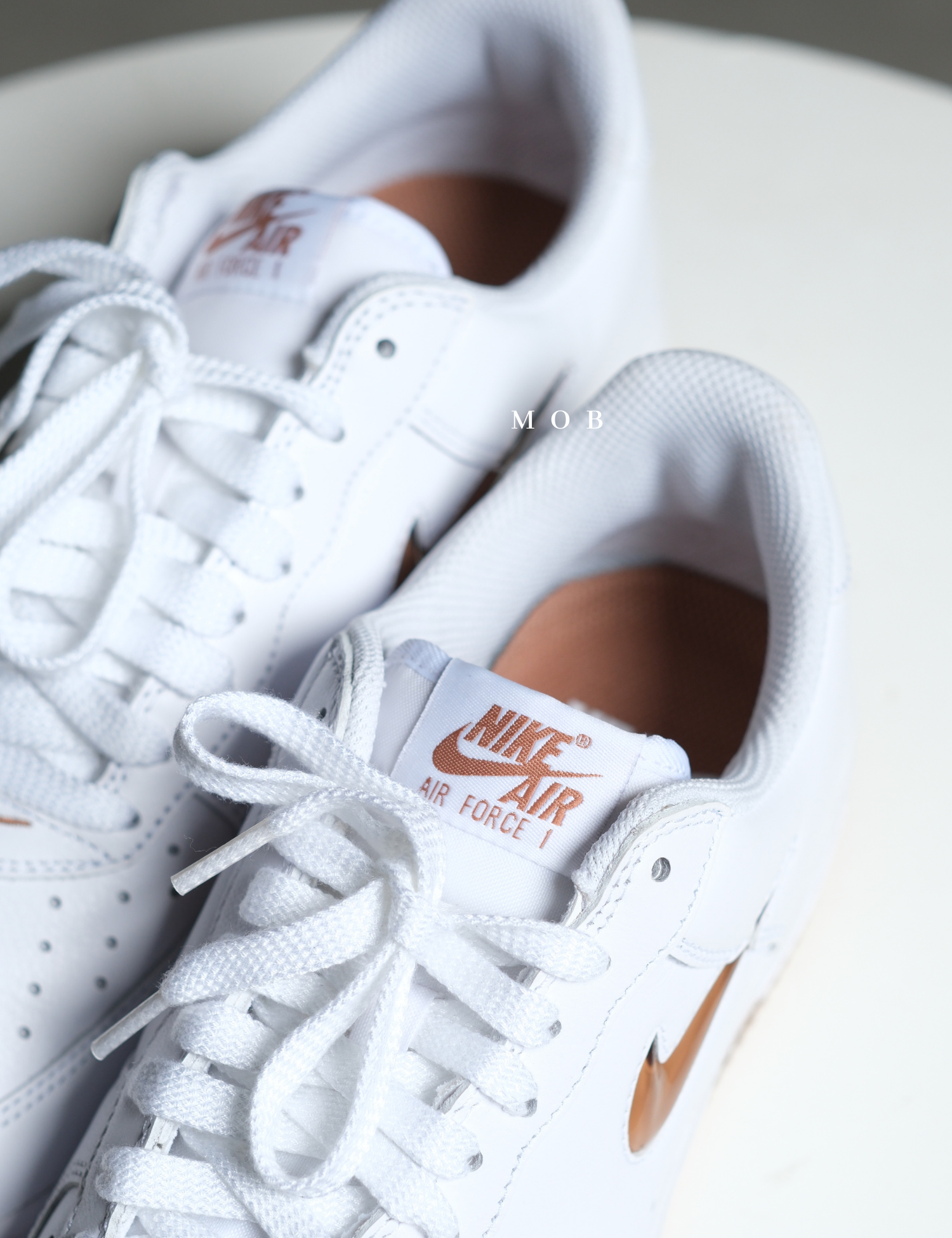 NKSSH02003 Air Force 1 Low Retro Shoes White Gum Med Brown