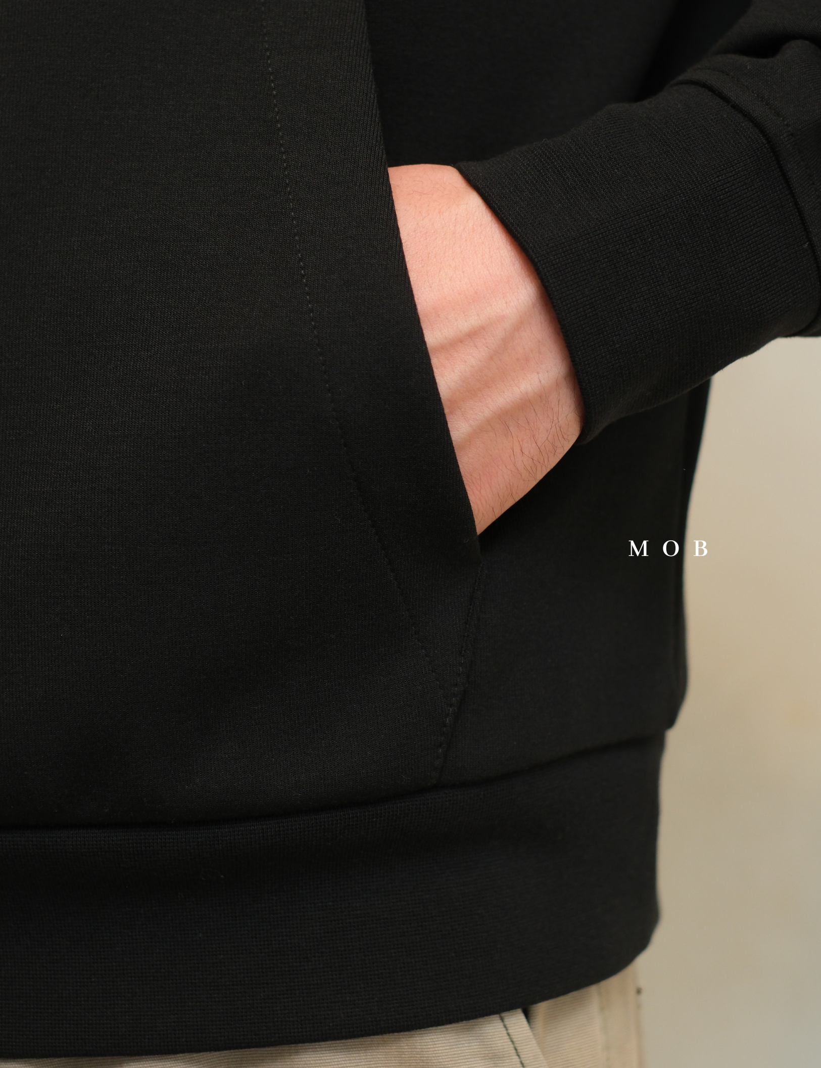 ARK01HDO042 Sovereign Boxy Hoodie Obsidian Black