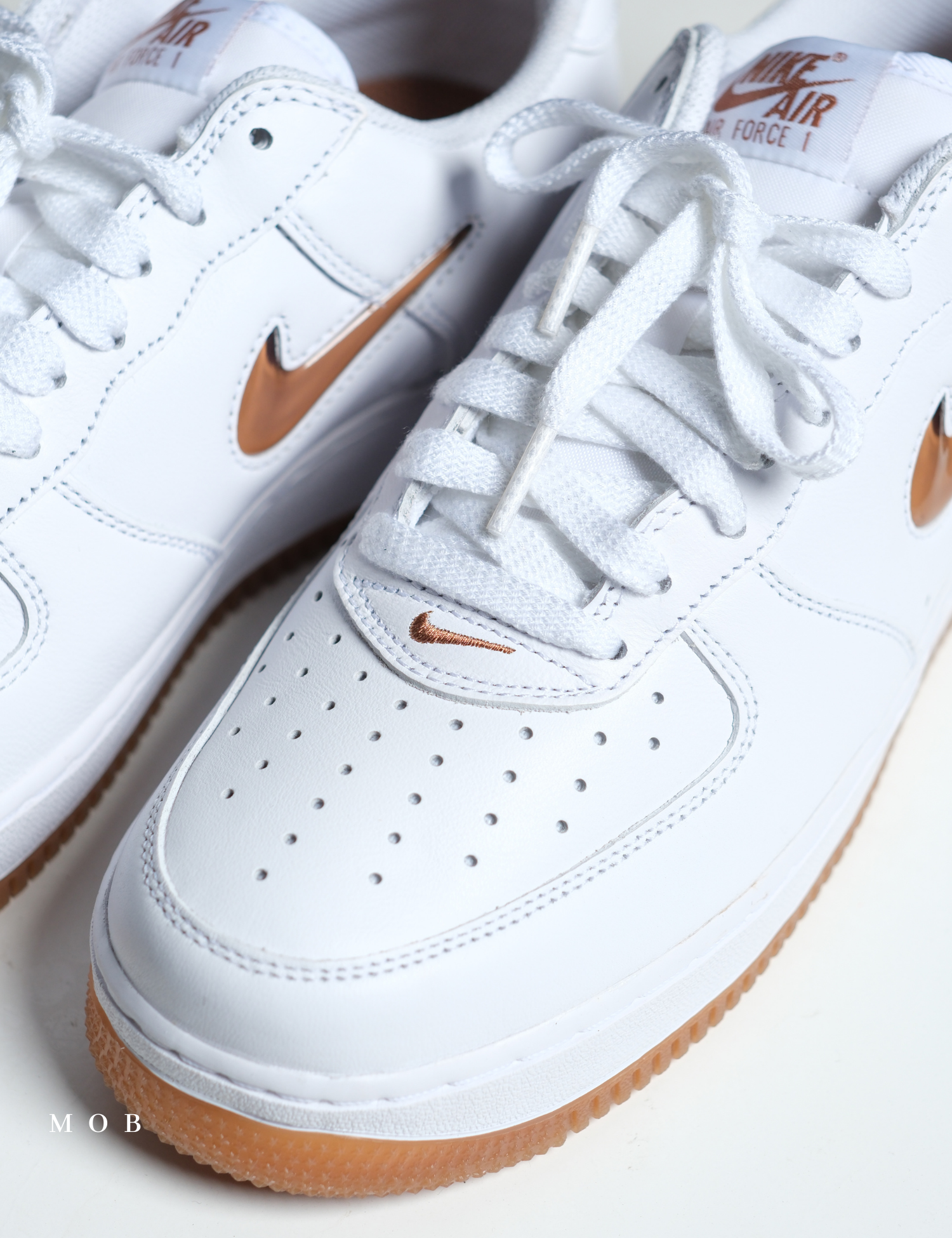 NKSSH02003 Air Force 1 Low Retro Shoes White Gum Med Brown