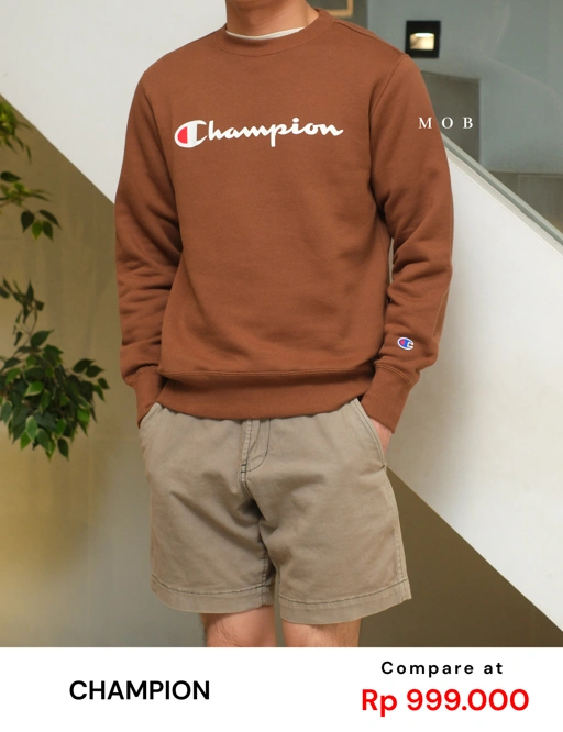 Image of CHMPSW1203A FLEECE Script Logo Sweatshirt Brown