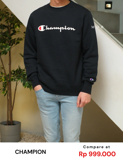 Image of CHMPSW1203B FLEECE Script Logo Sweatshirt Midnight Navy