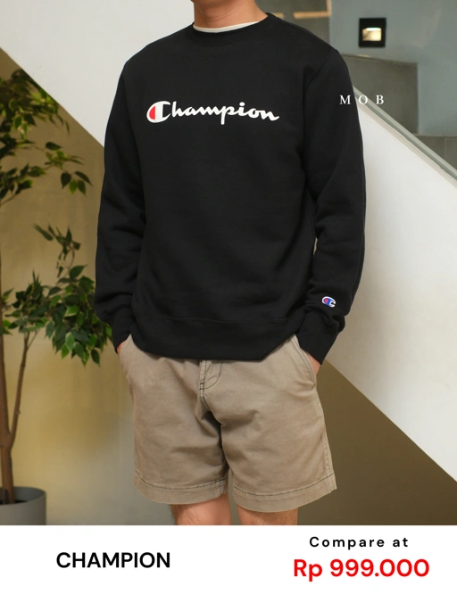 Image of CHMPSW1203C FLEECE Script Logo Sweatshirt Black