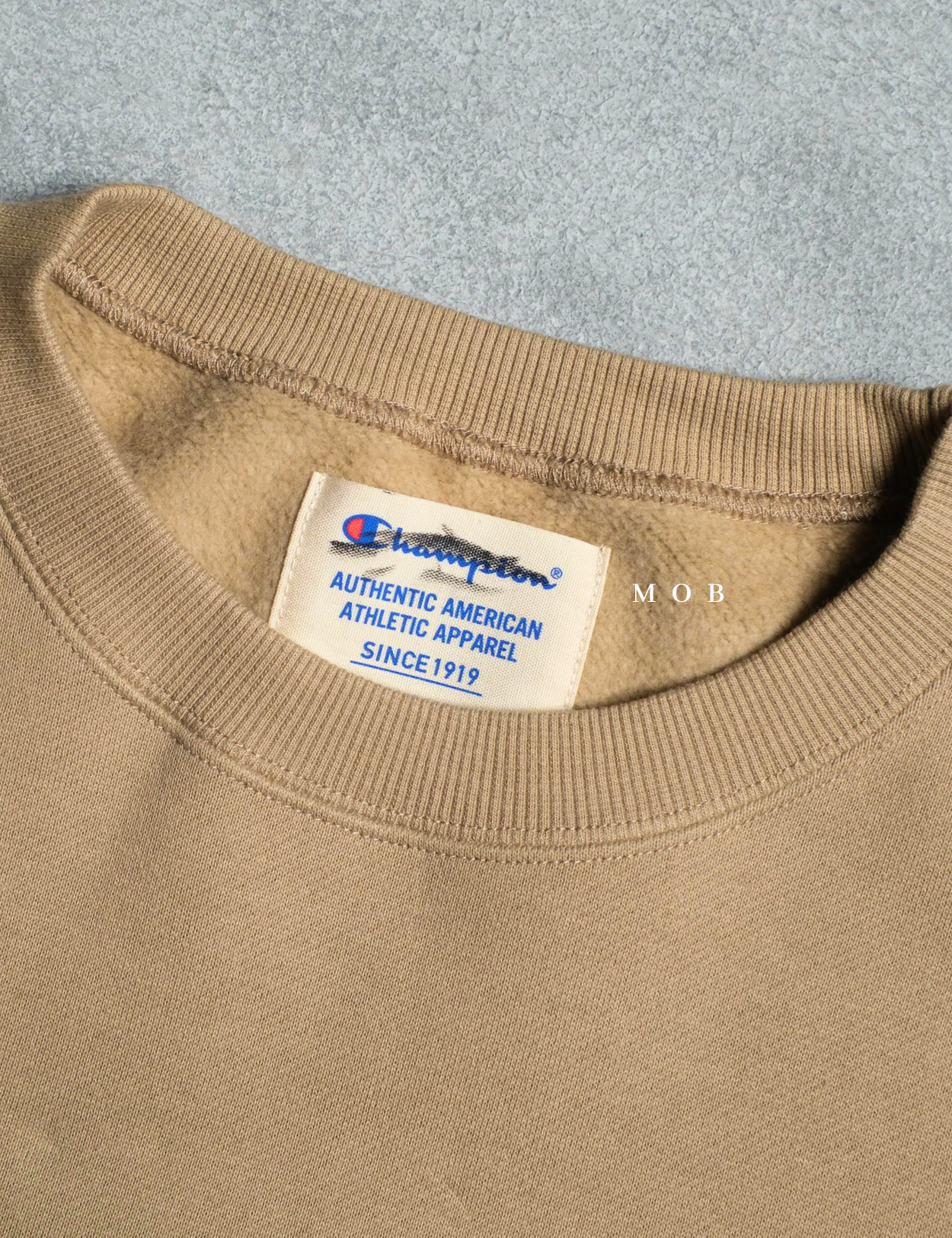 CHMPSW1204 FLEECE Middle Script Logo Sweatshirt Khaki