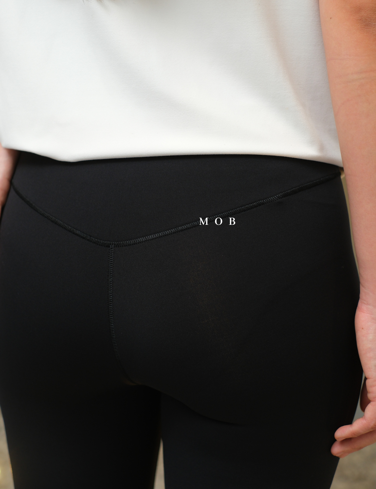 ARPT1402A Buttery Soft V Waist Flare Leggings Black