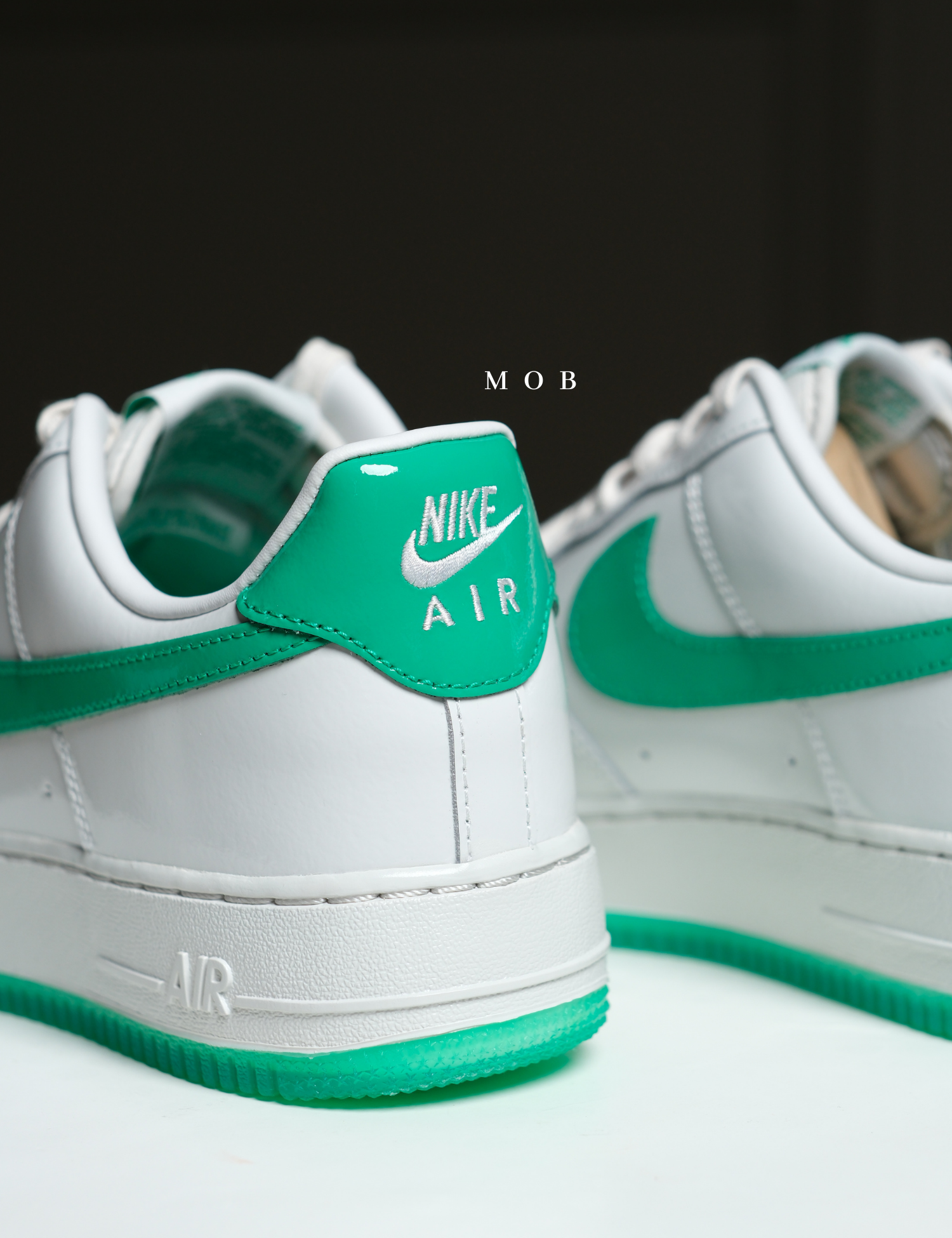 NKSSH02005 Air Force 1 '07 Premium Shoes Platinum Green and Stadium Green