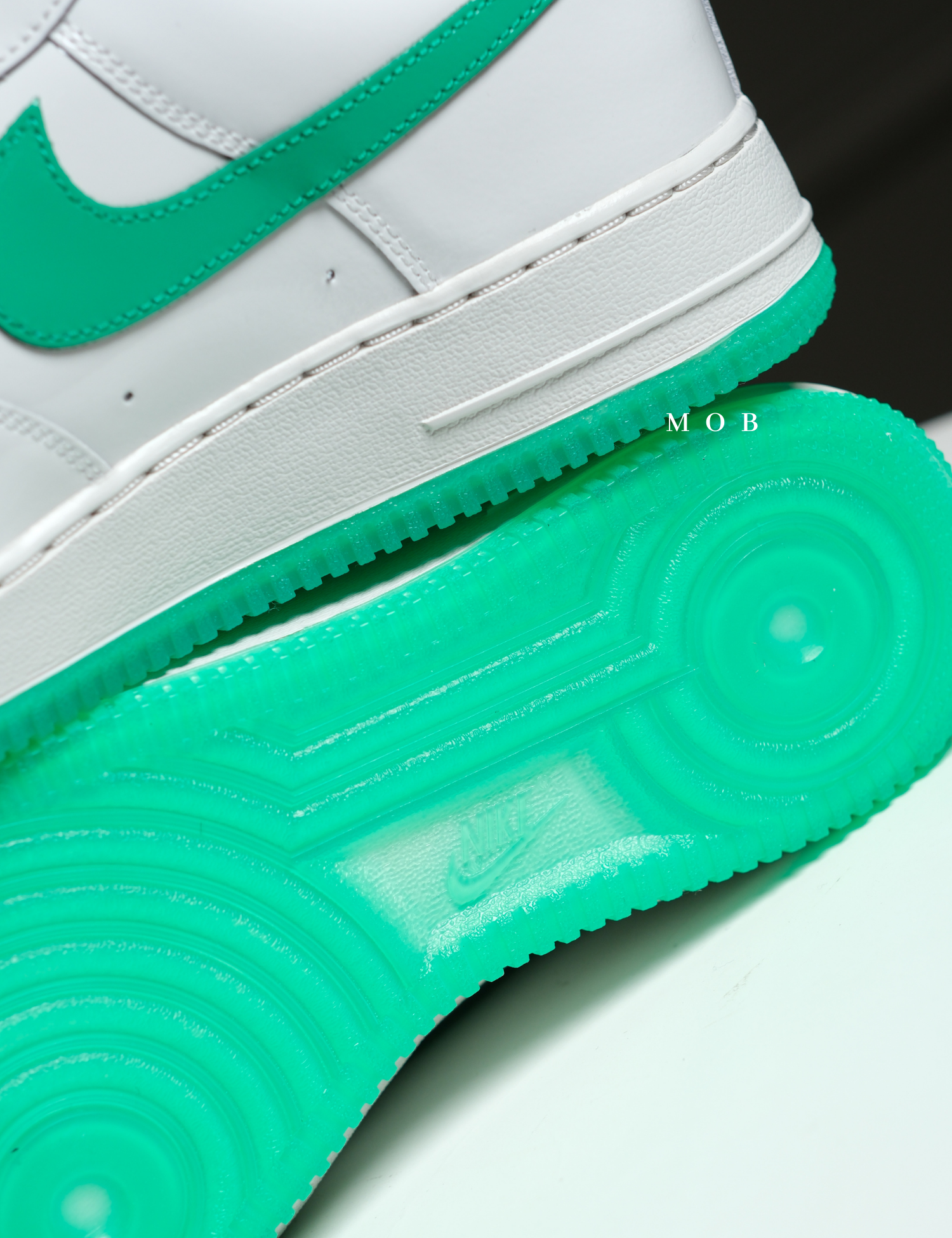 NKSSH02005 Air Force 1 '07 Premium Shoes Platinum Green and Stadium Green