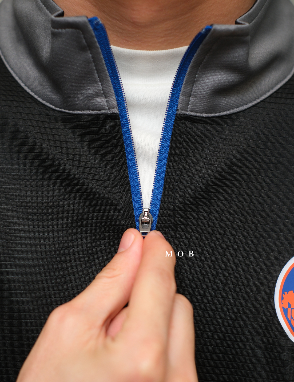 NHLJ01001 New York Islanders 1/4 Zip Jacket Grey Black (M ONLY)