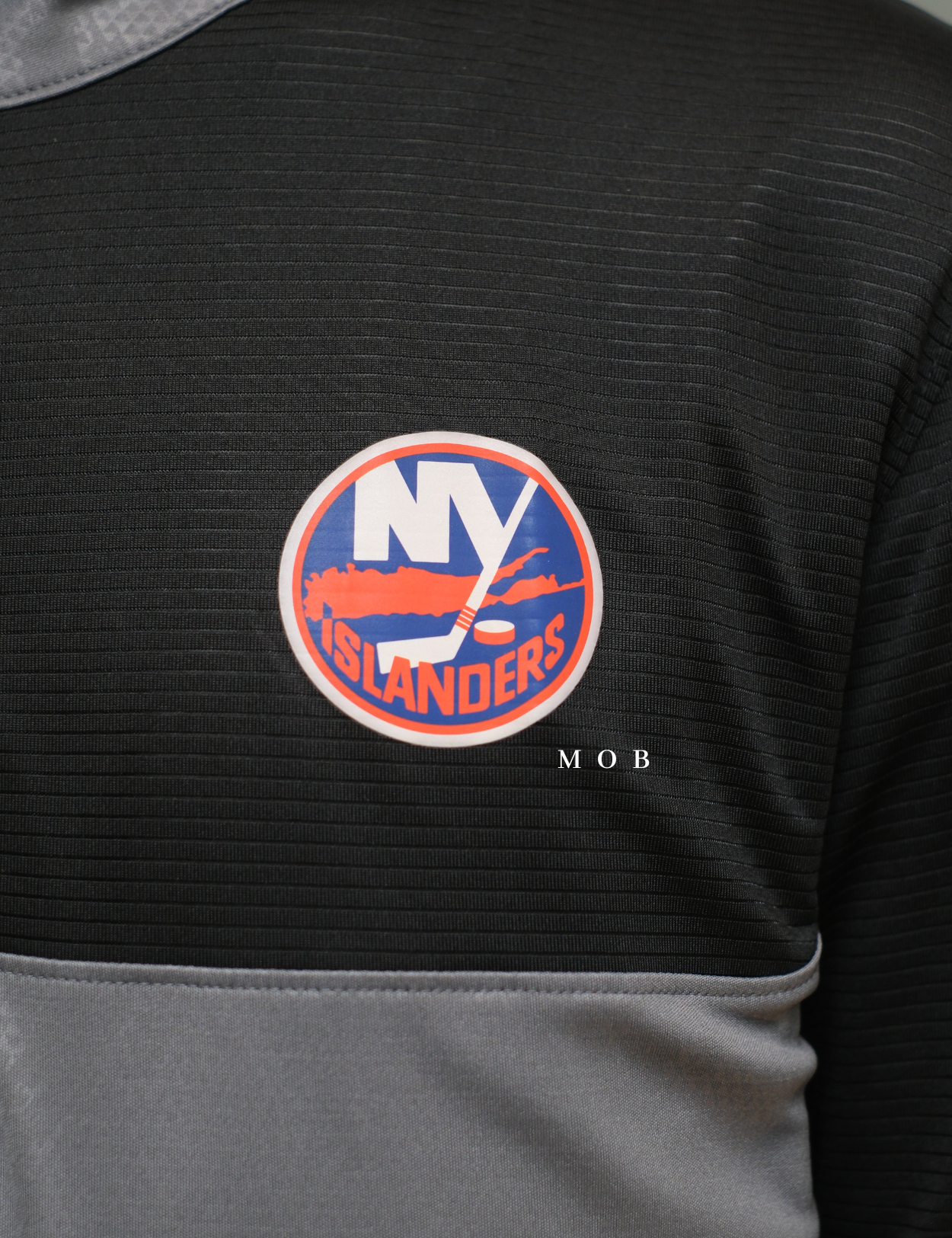 NHLJ01001 New York Islanders 1/4 Zip Jacket Grey Black (M ONLY)