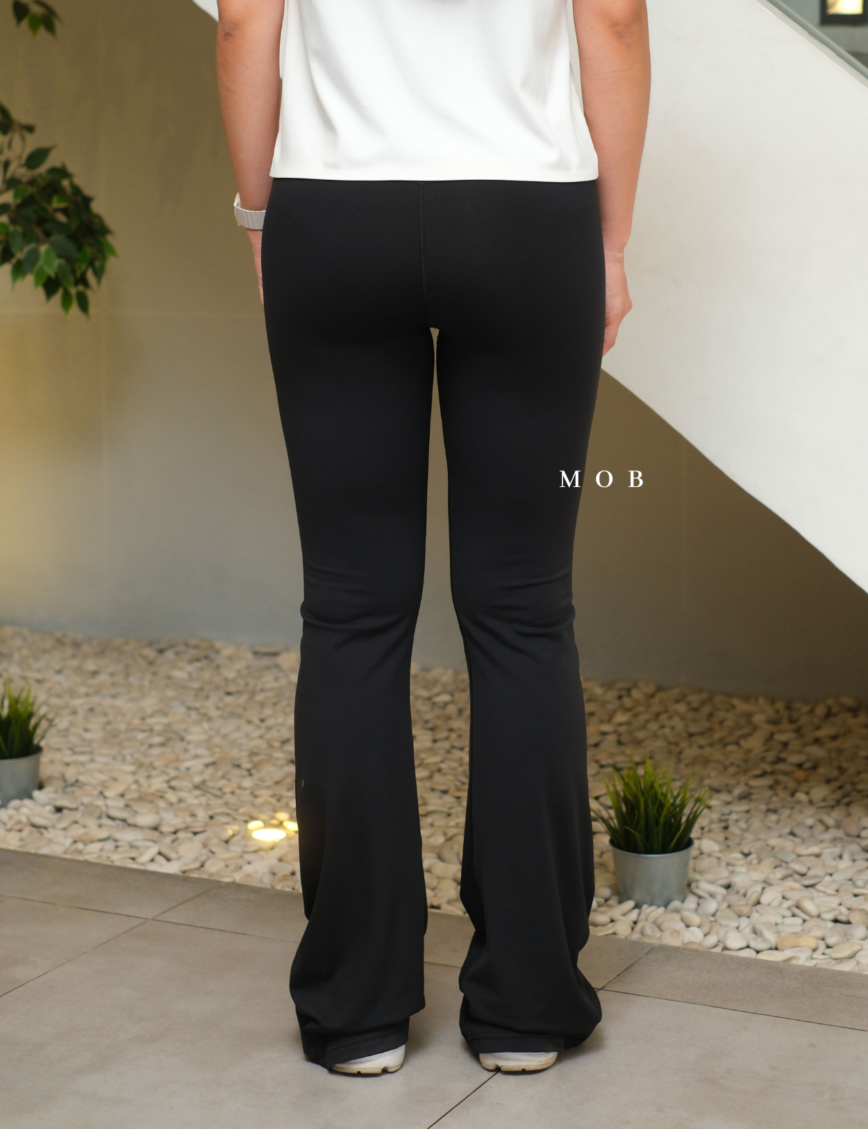ARPT1402A Buttery Soft V Waist Flare Leggings Black