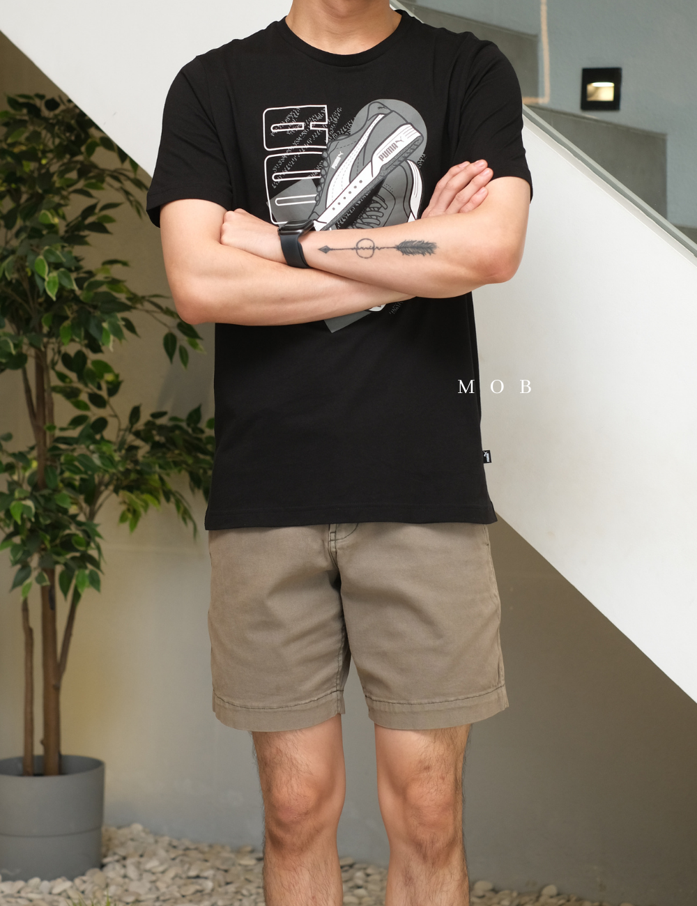 PMSST09005C Sneakers QT Graphic Logo SS Tee Dark Grey