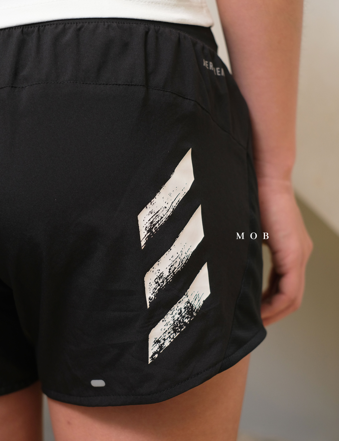 ADDSSR04001 4” Run It 3-Stripes Shorts Black Noir