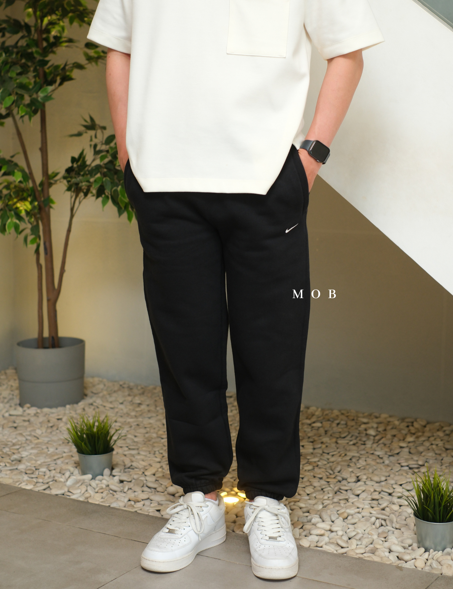 NKPT01001 Lab's Solo Swoosh Fleece Pants Black