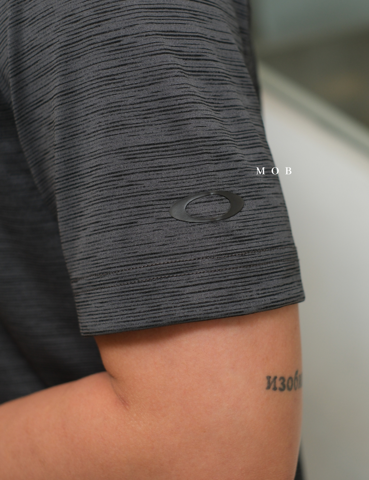 OAKSST02001 Hydrolix SS Tee Dark Grey Misty