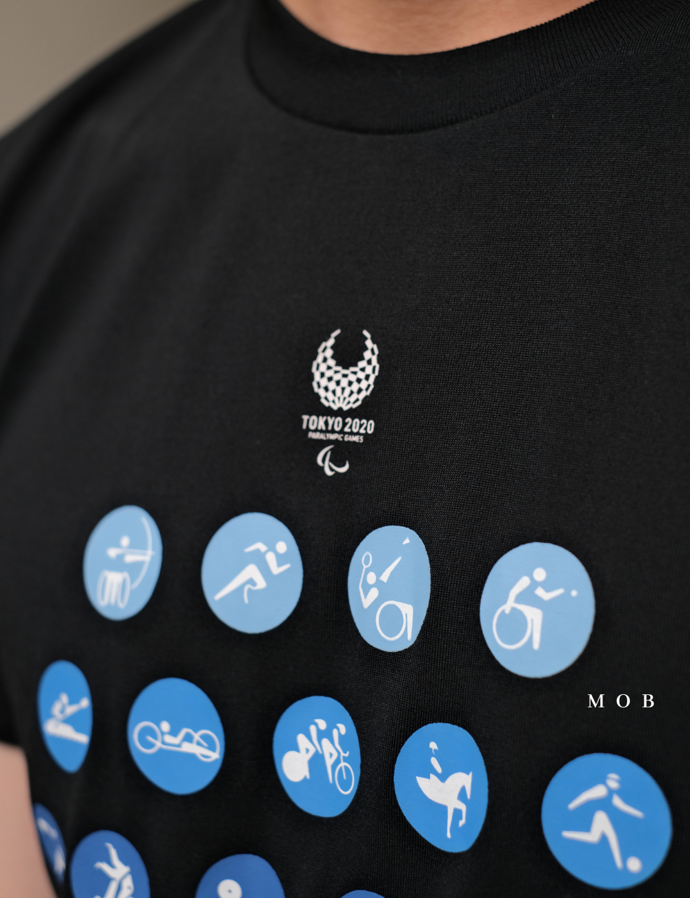 ASSST03002A Paralympic Tokyo 2020 SS Tee Black Blue Logo